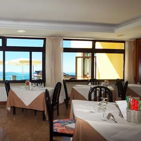 La Rotonda Aparthotel 3*