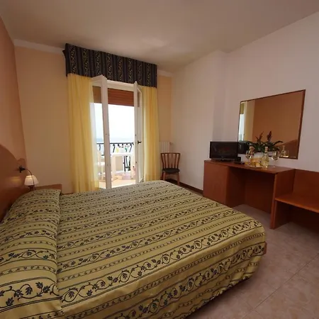 Aparthotel La Rotonda 3*